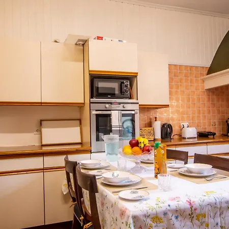 Elenis, In The Heart Of The Old Town